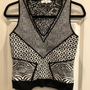 Cropped black and white Geometric Parker top